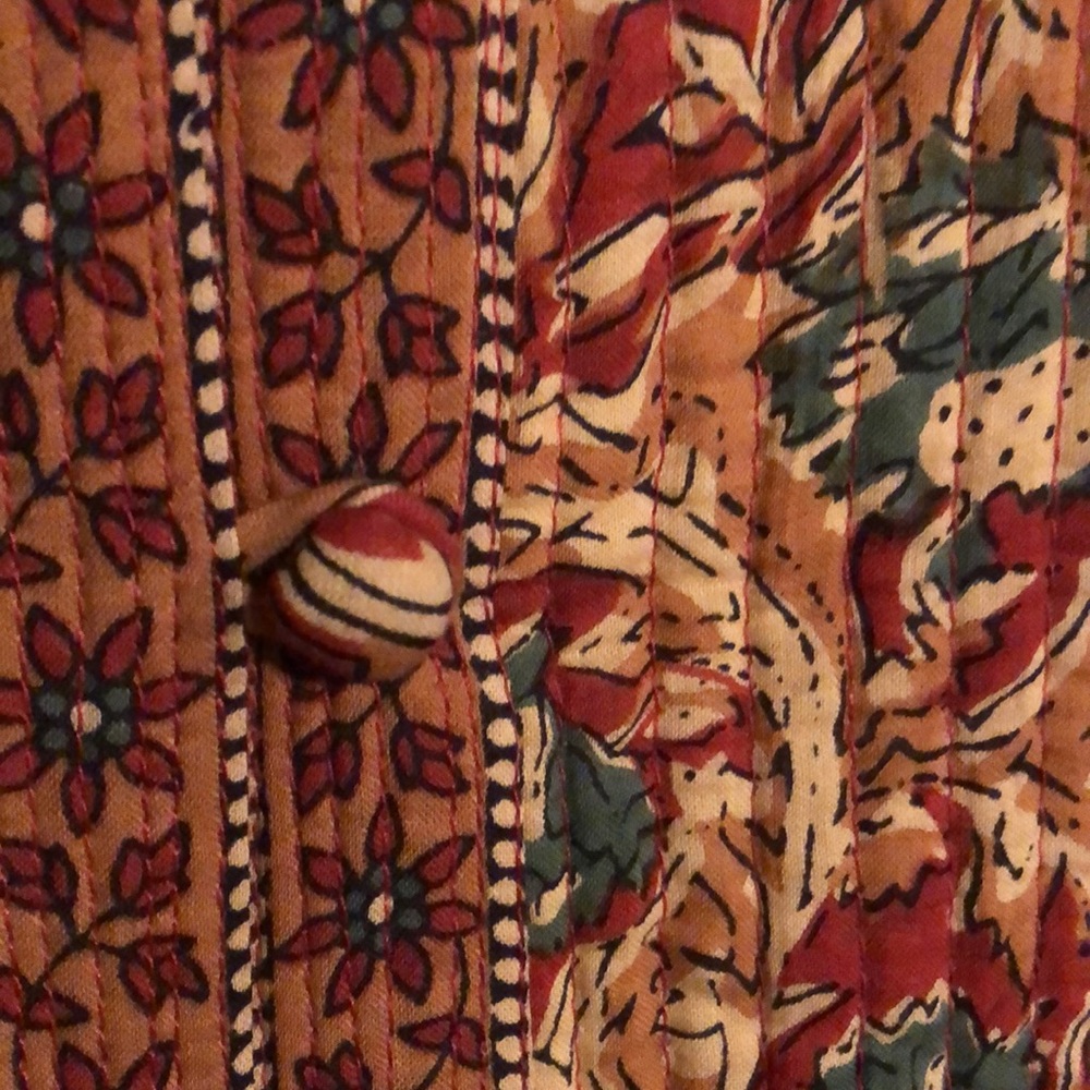 Sam Hilu’s Collection Reversible Vest - Picture 5 of 7